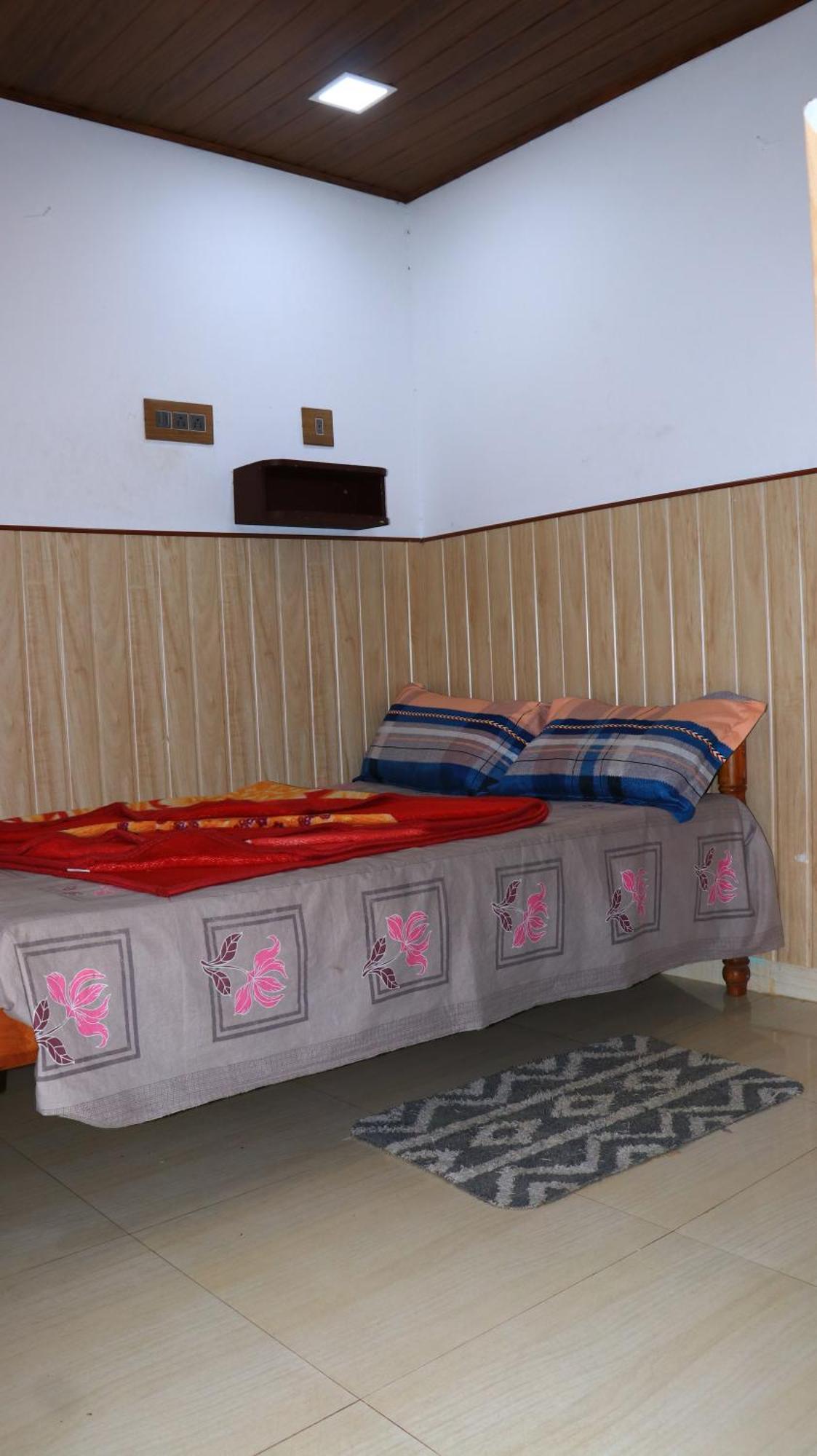Navaneeth Homestay Devikolam Buitenkant foto